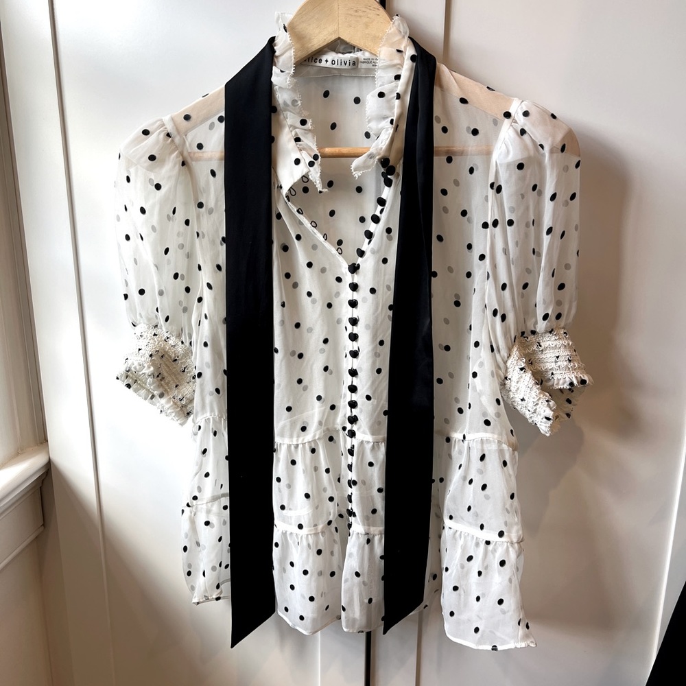 Alice and Olivia Vicky top